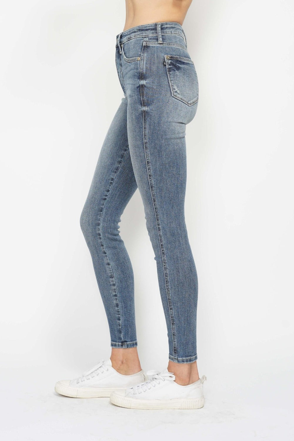 Judy Blue Full Size Tummy Control Contrast Wash Skinny Jeans Trendsi